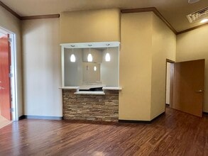 1400 Creek Way Dr, Sugar Land, TX for lease Interior Photo- Image 2 of 18