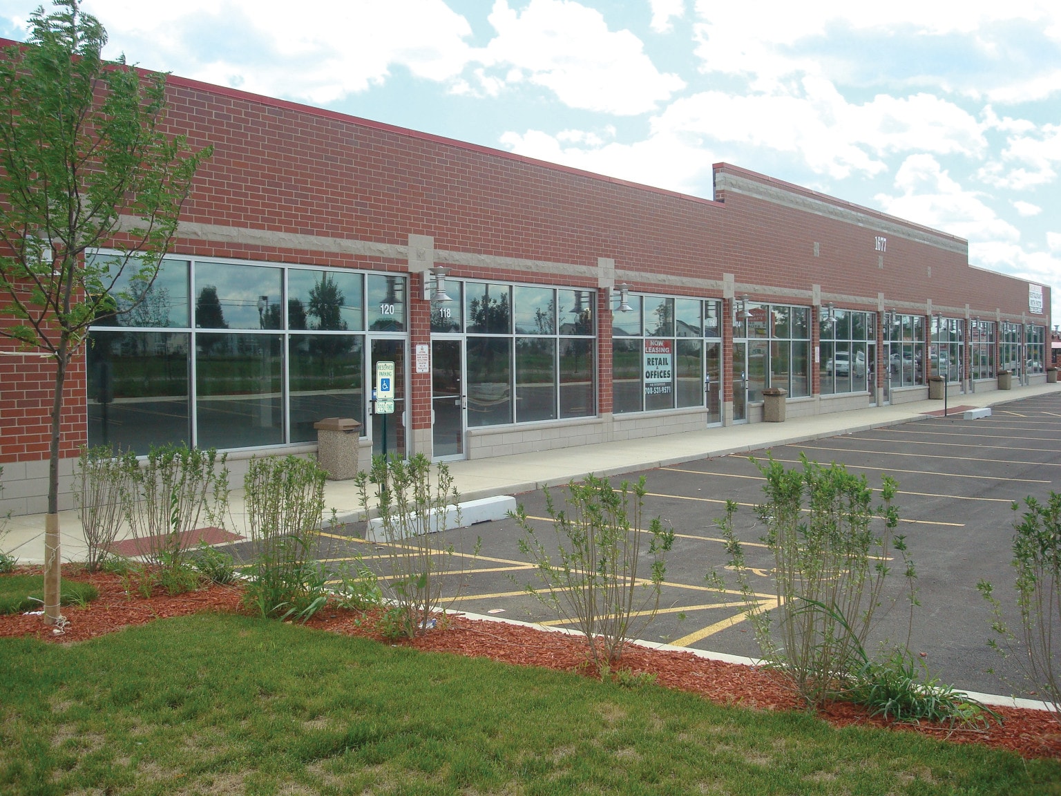 1677 Montgomery Rd, Aurora, IL for lease Building Photo- Image 1 of 3