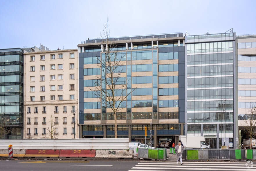 127 Avenue Charles De Gaulle, Neuilly-sur-Seine for lease - Primary Photo - Image 1 of 2