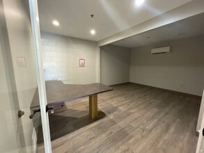 4817 N 56th St, Lincoln, NE for lease Building Photo- Image 2 of 3