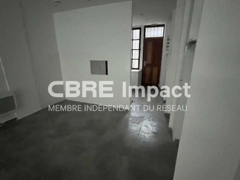 Retail in Dijon for lease - Interior Photo - Image 3 of 6