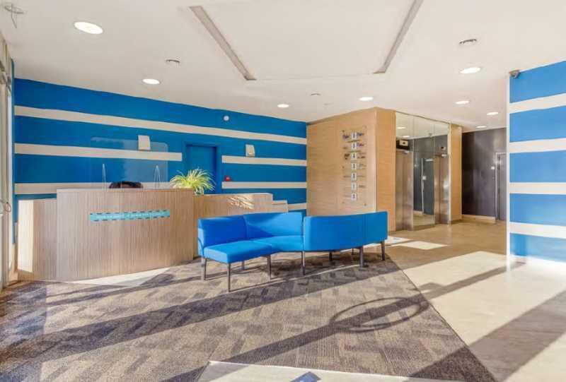 Office in Suresnes for lease - Building Photo - Image 3 of 4