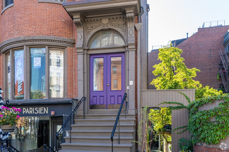 560-562 Tremont St, Boston, MA for lease - Building Photo - Image 3 of 4