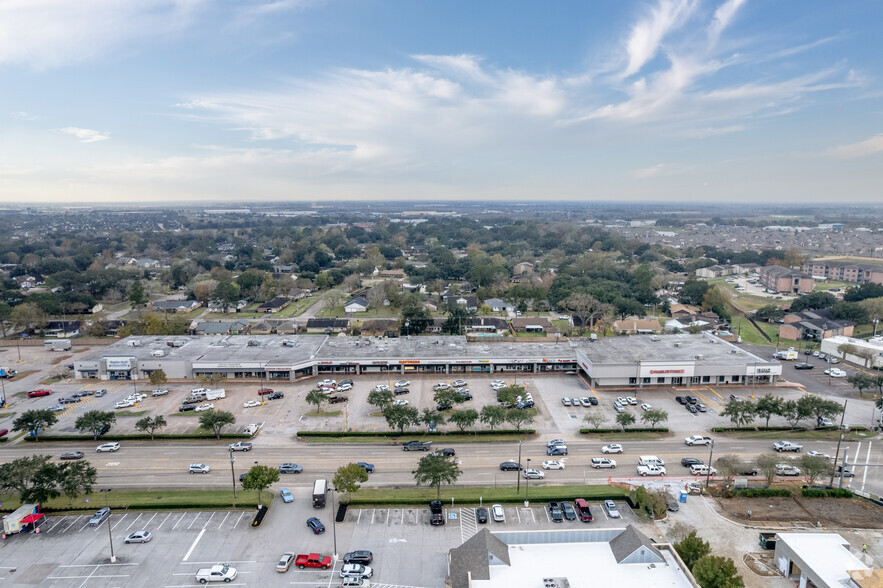 3216-3254 E Broadway St, Pearland, TX for lease - Aerial - Image 2 of 2