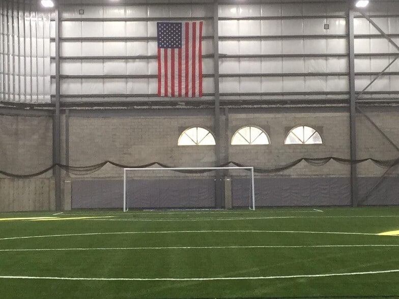 635 Middle Country Rd, Coram, NY for lease - Building Photo - Image 3 of 8