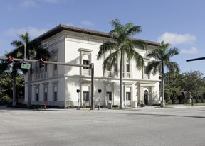 540 N Federal Hwy, Fort Lauderdale FL - Drive Through Restaurant