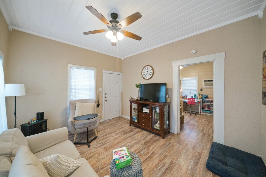 1206 Haeckerville Rd, Cibolo, TX for sale - Building Photo - Image 2 of 14