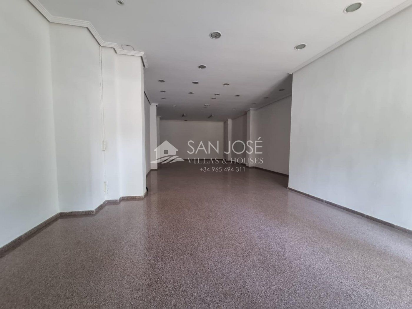 Retail in Cristina for sale Building Photo- Image 1 of 6