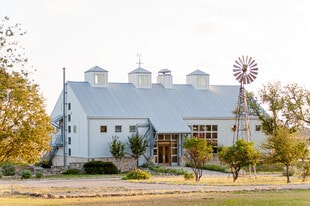 1213 Kott Rd, Fredericksburg TX - Barndominium