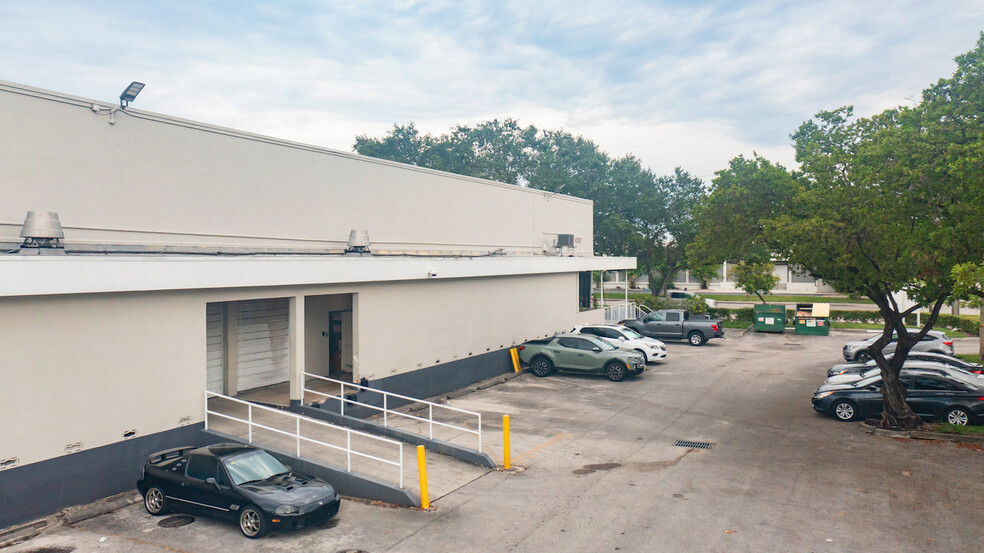 4000 N 29th Ter, Hollywood, FL for lease - Building Photo - Image 3 of 7