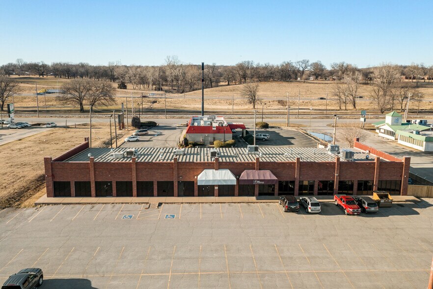 1124 E Charles Page Blvd, Sand Springs, OK 74063