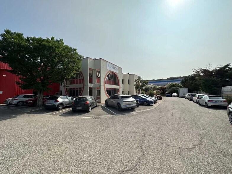 Office in Vitrolles for lease - Building Photo - Image 3 of 4