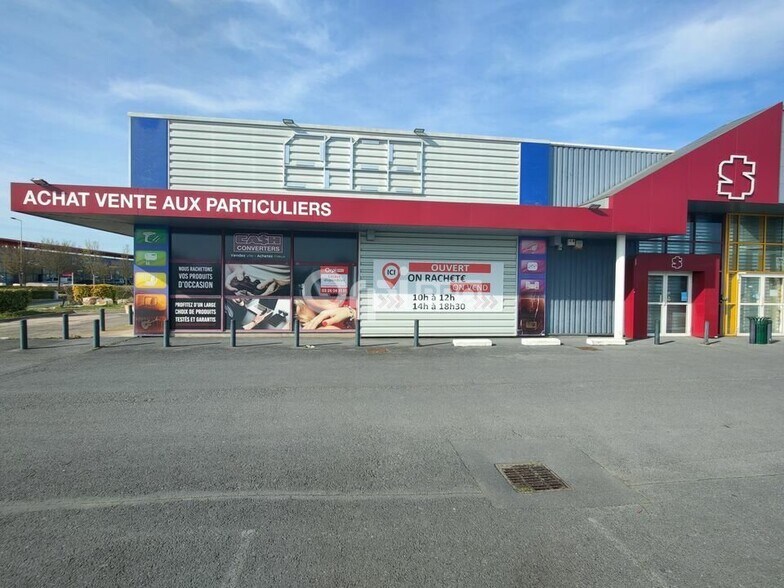 Flex in Reims for lease - Building Photo - Image 1 of 5