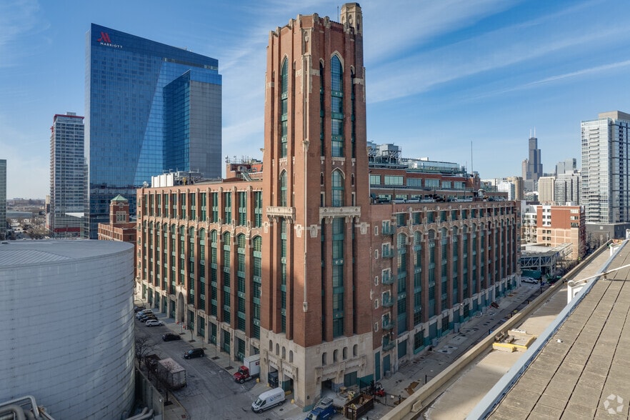 350 E Cermak Rd, Chicago, IL for sale - Primary Photo - Image 1 of 1