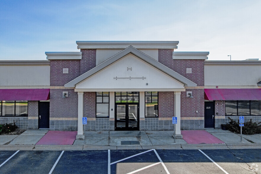 9600-9786 Colorado Ln N, Brooklyn Park, MN for lease - Building Photo - Image 3 of 11