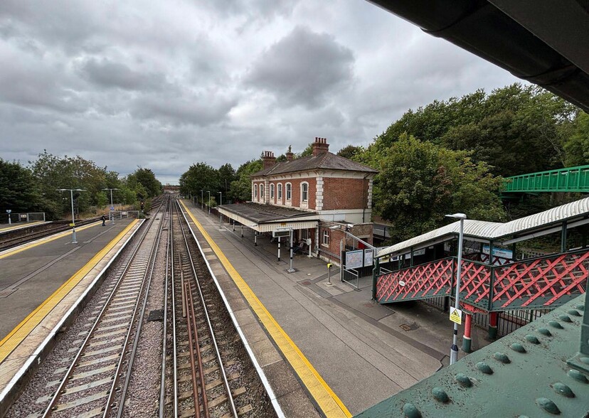 Drummond Dr, Southampton for lease - Building Photo - Image 1 of 2