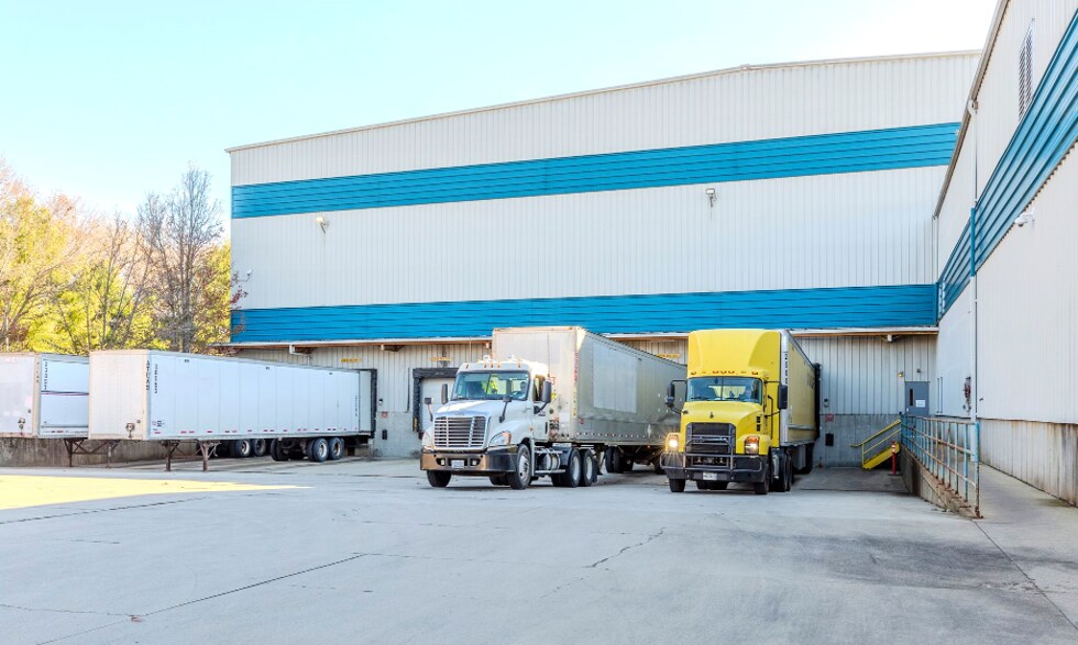 200 Providence St, West Warwick, RI for sale Primary Photo- Image 1 of 1