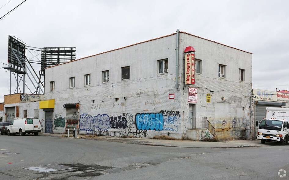 171 Lombardy St, Brooklyn, NY 11222