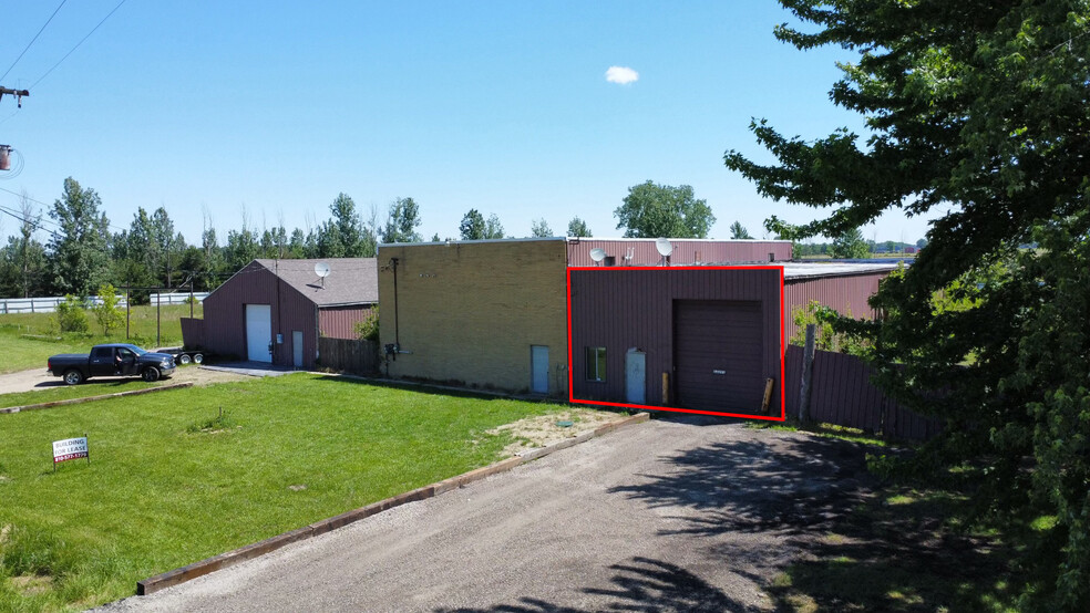 838 N Durand Rd, Corunna, MI for lease - Building Photo - Image 1 of 12