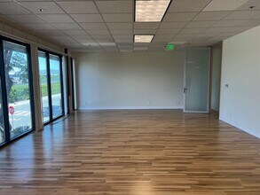 102 Persian Dr, Sunnyvale, CA for lease Building Photo- Image 2 of 9