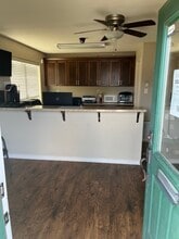 1709 Beauvoir Ln, Victoria, TX for lease Interior Photo- Image 2 of 8