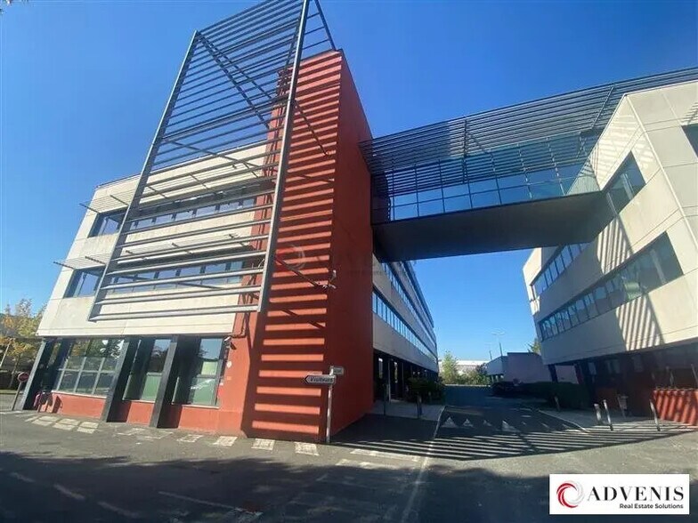 Office in Gradignan for lease - Building Photo - Image 2 of 11