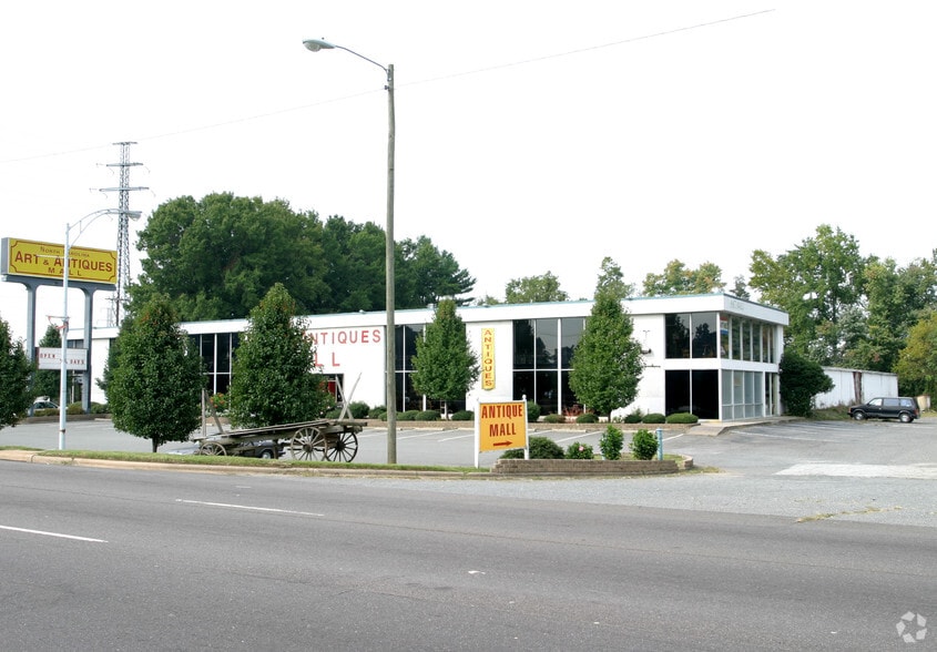 1590 Peters Creek Pky, Winston-Salem, NC for sale - Building Photo - Image 3 of 4