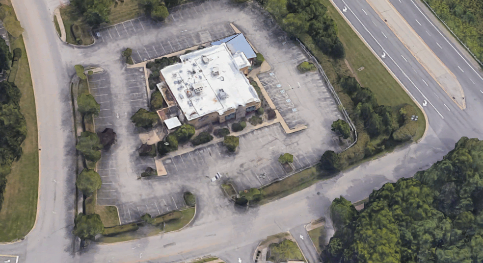 10601 Fischer Park Dr, Louisville, KY for lease - Building Photo - Image 2 of 4