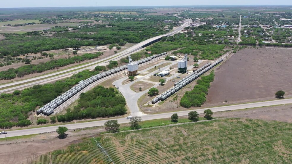 240 US-59 Bus, George West, TX for sale - Commercial Listing Video - Image 2 of 4