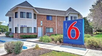 Motel 6 Glenview, IL - Chicago North - Motel