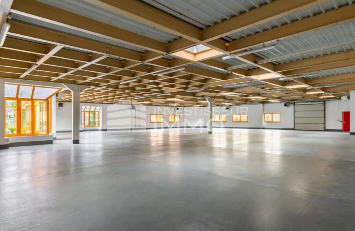 Flex in Croissy-Beaubourg for lease Interior Photo- Image 1 of 2