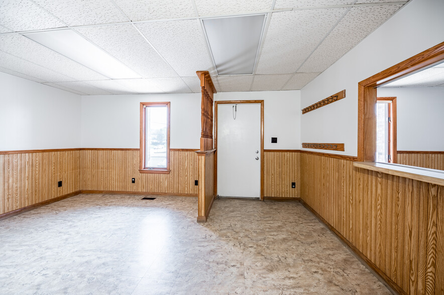 1189 Pineview Dr, Morgantown, WV for lease - Interior Photo - Image 3 of 10