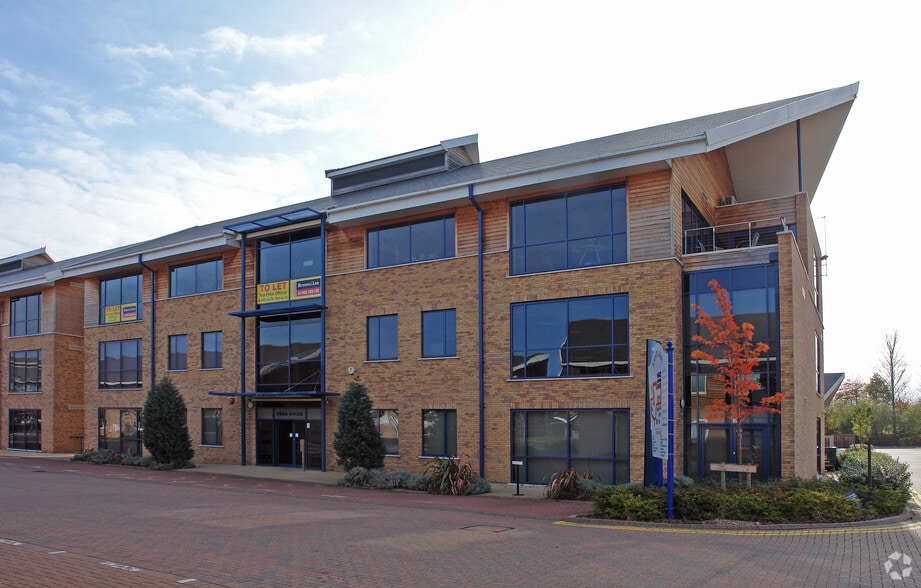 Opal Dr, Milton Keynes for lease - Primary Photo - Image 1 of 10