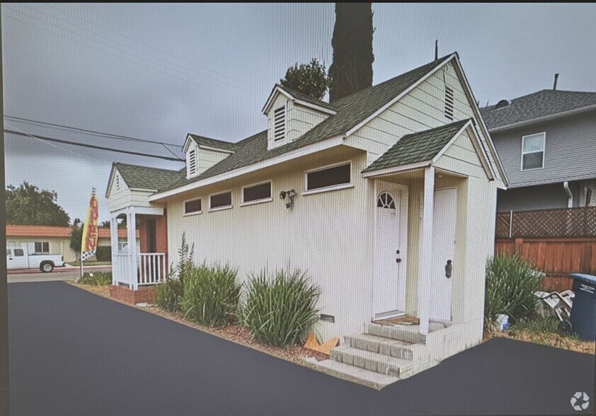 2029 E Mission Ave, Escondido, CA for sale - Building Photo - Image 1 of 5