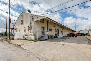 1102 W Laurel St, San Antonio TX - Warehouse