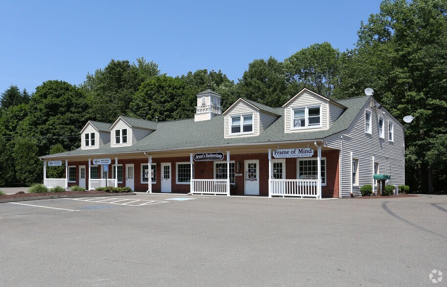 312320 Oxford Rd, Oxford, CT 06478