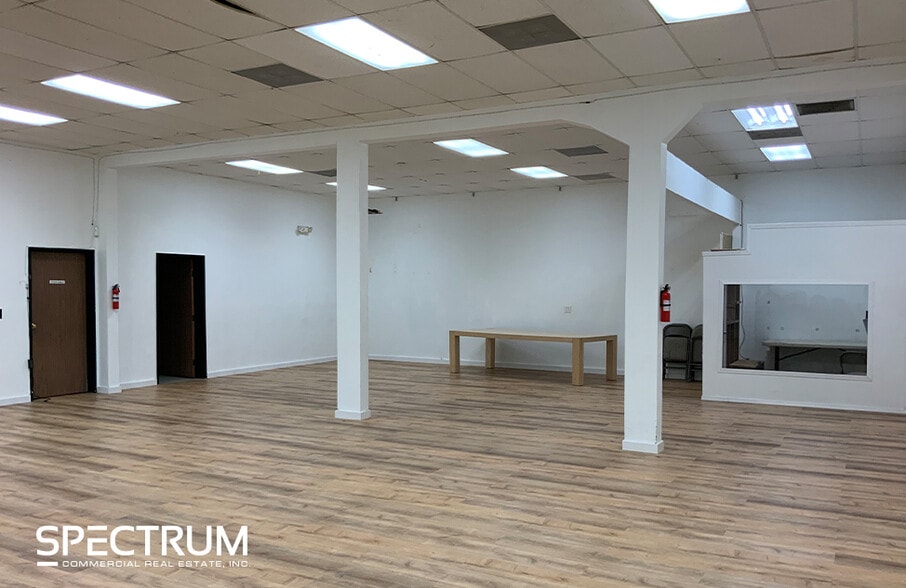 26881-26883 Ruether Ave, Santa Clarita, CA for lease - Interior Photo - Image 2 of 5