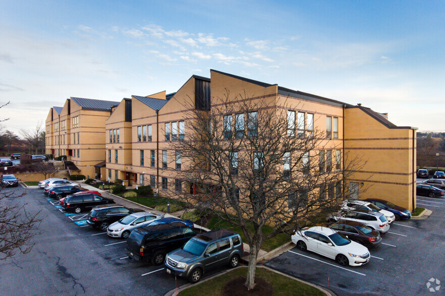 7525 Greenway Center Dr, Greenbelt, MD for lease - Building Photo - Image 2 of 19