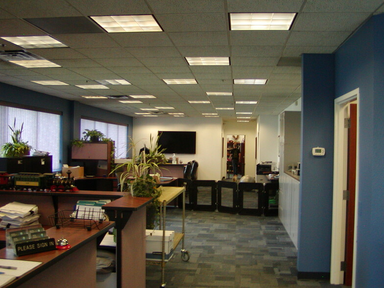 340 E 56th Ave, Denver, CO for lease - Interior Photo - Image 2 of 5