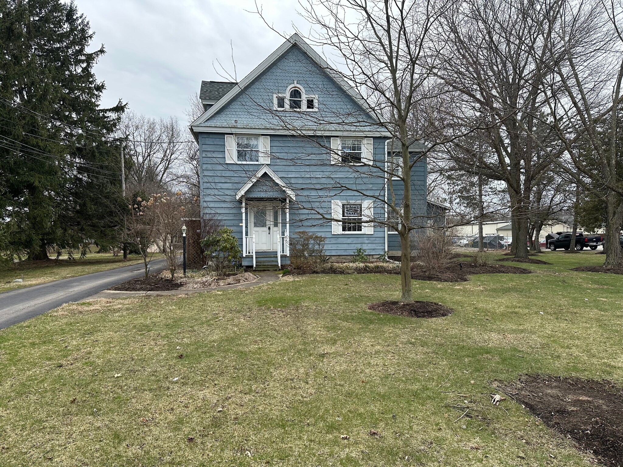 37723 Center Ridge Rd, North Ridgeville, OH 44039