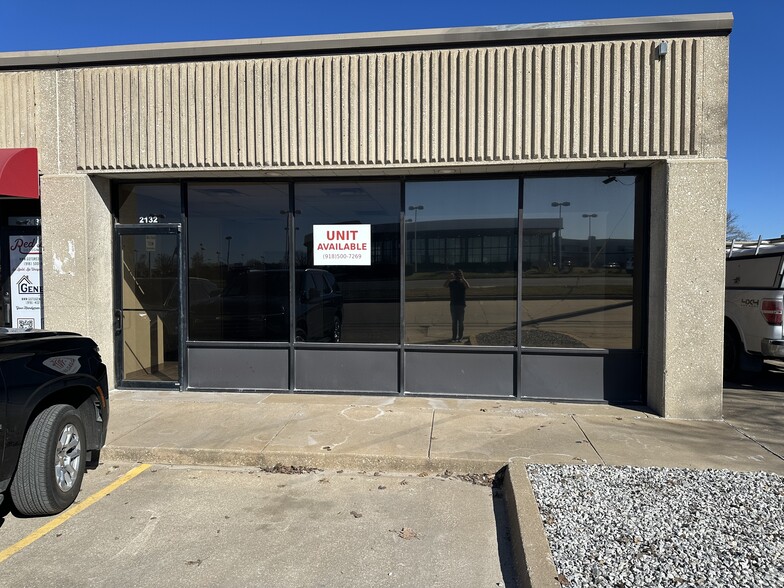 2403 N Aspen Ave, Broken Arrow, OK for lease - Building Photo - Image 2 of 5