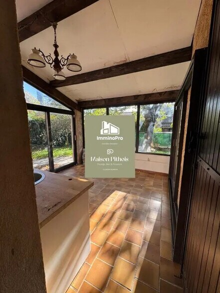 Retail in Gémenos for lease - Interior Photo - Image 3 of 4