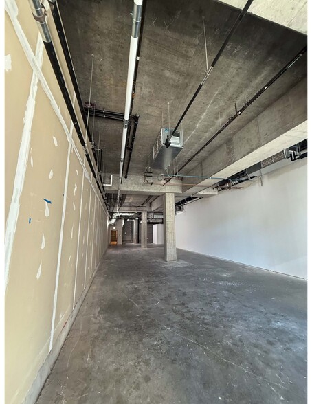 6418 N Sheridan Rd, Chicago, IL for lease - Building Photo - Image 3 of 15