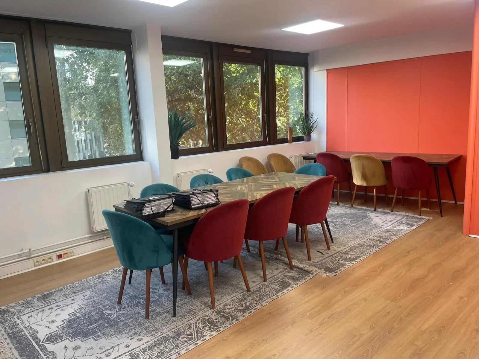 Office in Paris for lease Interior Photo- Image 1 of 8