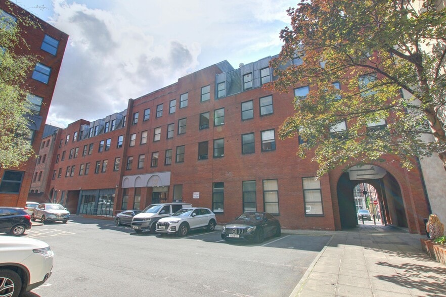 31-36 York Pl, Leeds for lease - Building Photo - Image 3 of 9