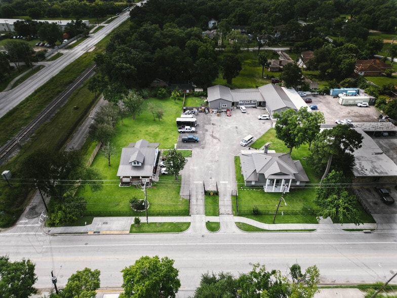 8432 Park Place Blvd, Houston, TX for sale - Building Photo - Image 2 of 31