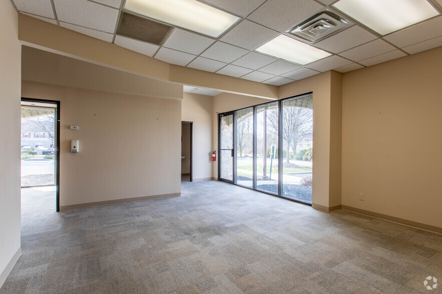 4015-4059 W Dublin-Granville Rd, Dublin, OH for lease - Interior Photo - Image 2 of 9