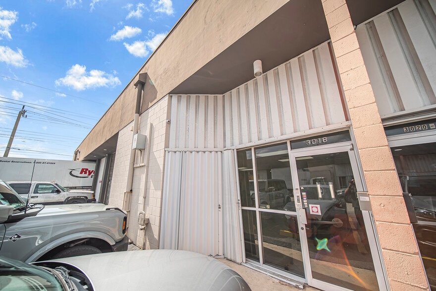 3018 NW 79th Ave, Doral, FL for lease - Building Photo - Image 3 of 45