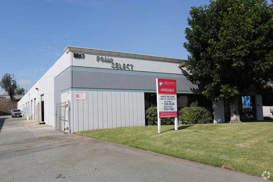 8807 Pioneer Blvd, Santa Fe Springs, CA for lease - Primary Photo - Image 1 of 7