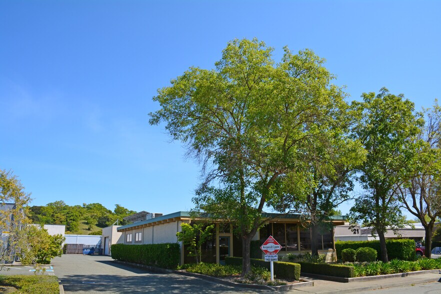 19 Pamaron Way Novato Ca 94949 Loopnet Com